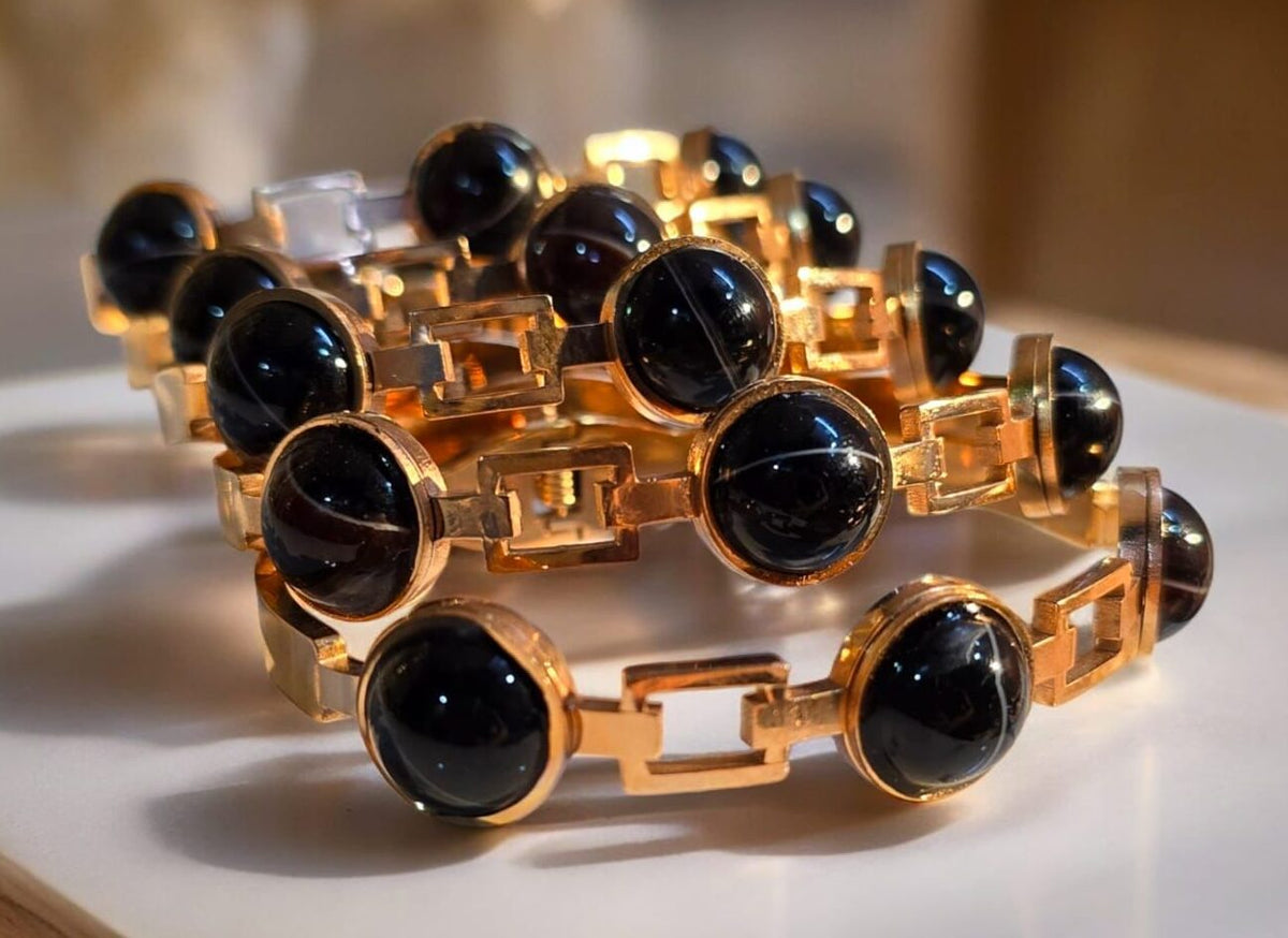 Professional Handheld Percussive Therapy Device